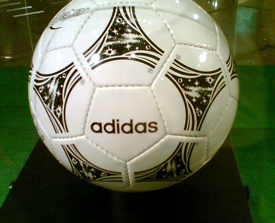 Adidas Questra
